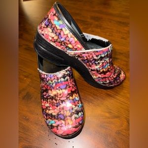 EUC- Dansko size 39- Pink